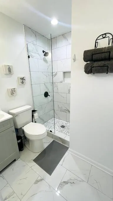 Modern Home Near Uptown Clt, Airport And More Charlotte Semesterbostad